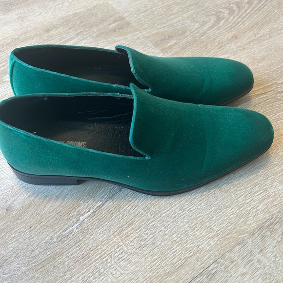 Stacy Adams Men's Green Velvet Loafers - Picture 2 of 6